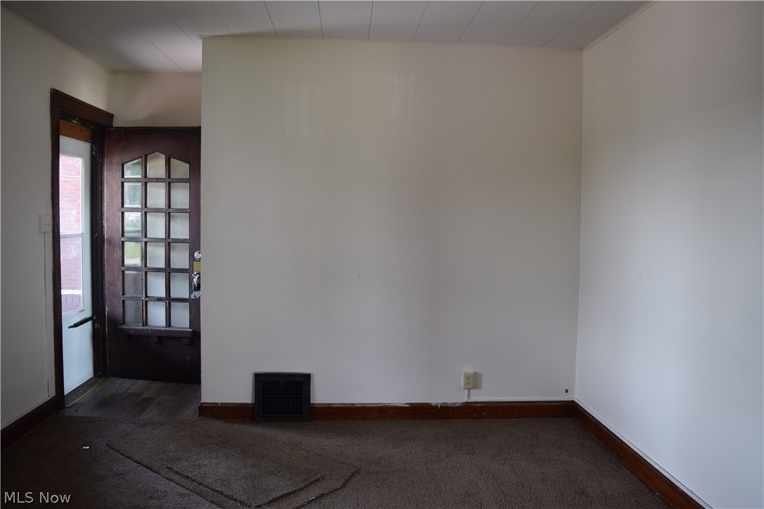 211 Exeter Avenue Southwest Canton, OH 44710 - Photo 7 of 19