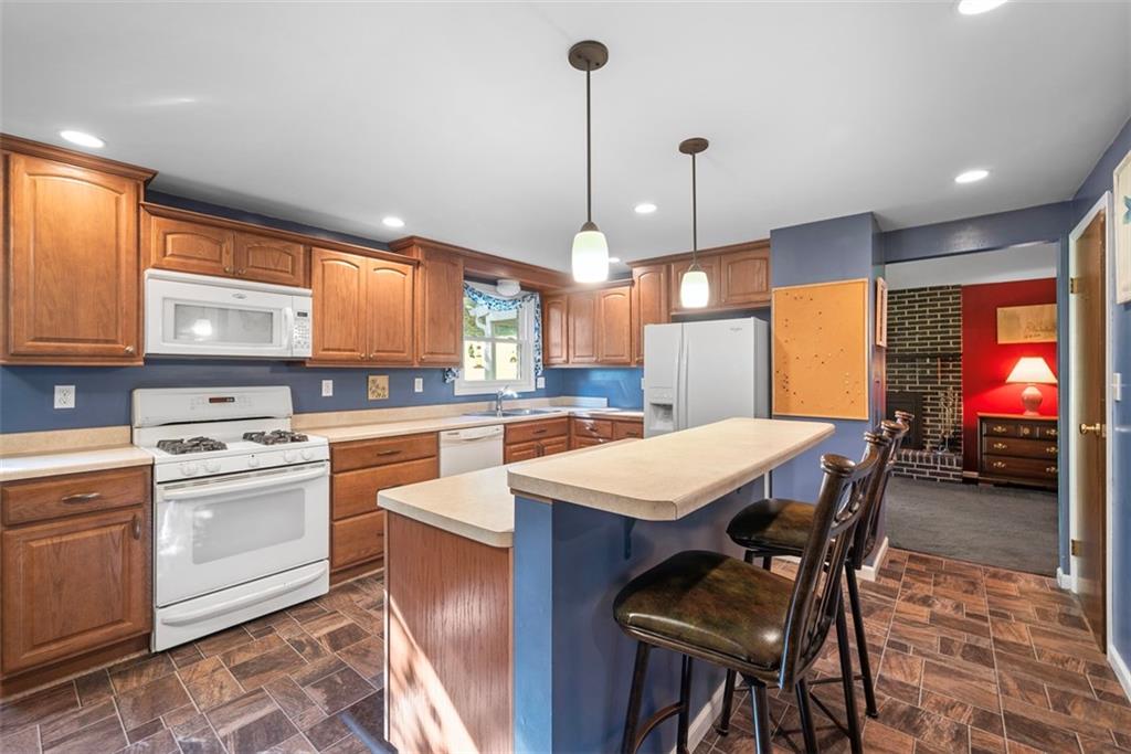 10 Quail Court Export, PA 15632 - Photo 15 of 50 Plenty of cabinets and counter top to make meal prep a breeze.