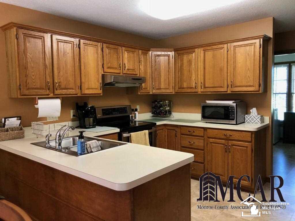 8920 Summerfield Road Lambertville, MI 48144 - Photo 5 of 6 21477558-4.JPG