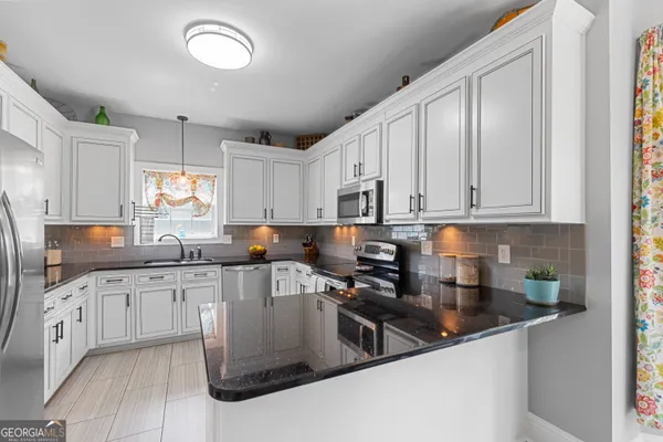 $484,900 | 102 White Columns Drive, Kathleen, GA 31047