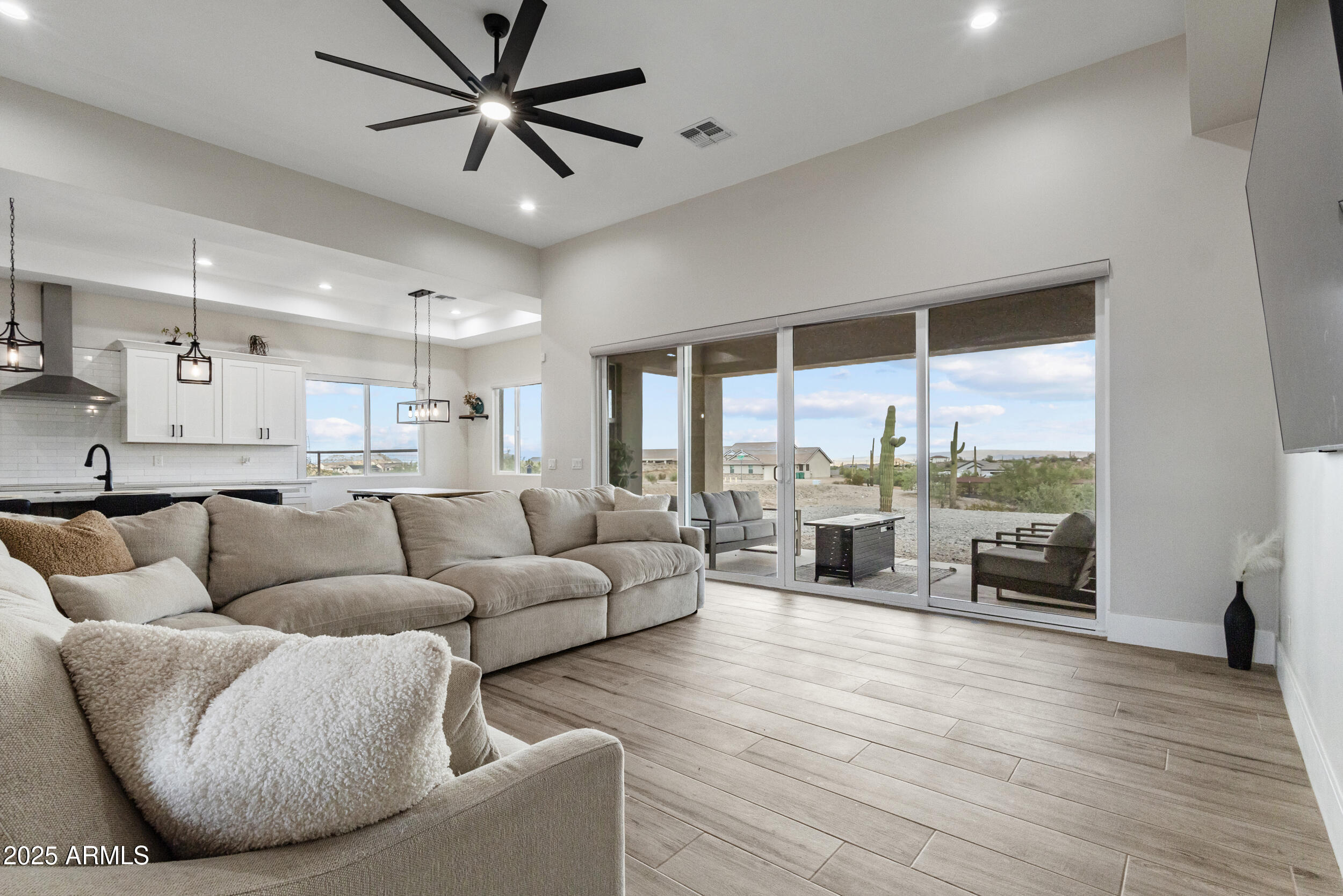 27993 North Bighorn Road San Tan Valley, AZ 85144 - Photo 5 of 36 Sliding Glass Door w/ Automatic Shade