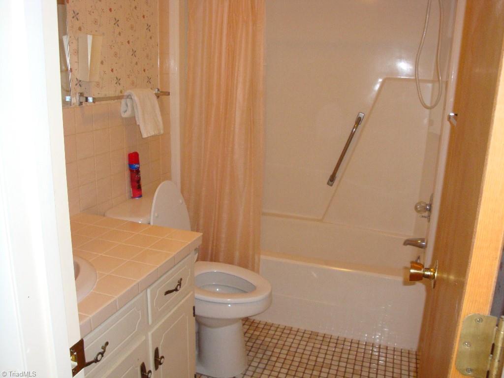 1080 Running Cedar Road Asheboro, NC 27205 - Photo 11 of 12 Gallery Image 11