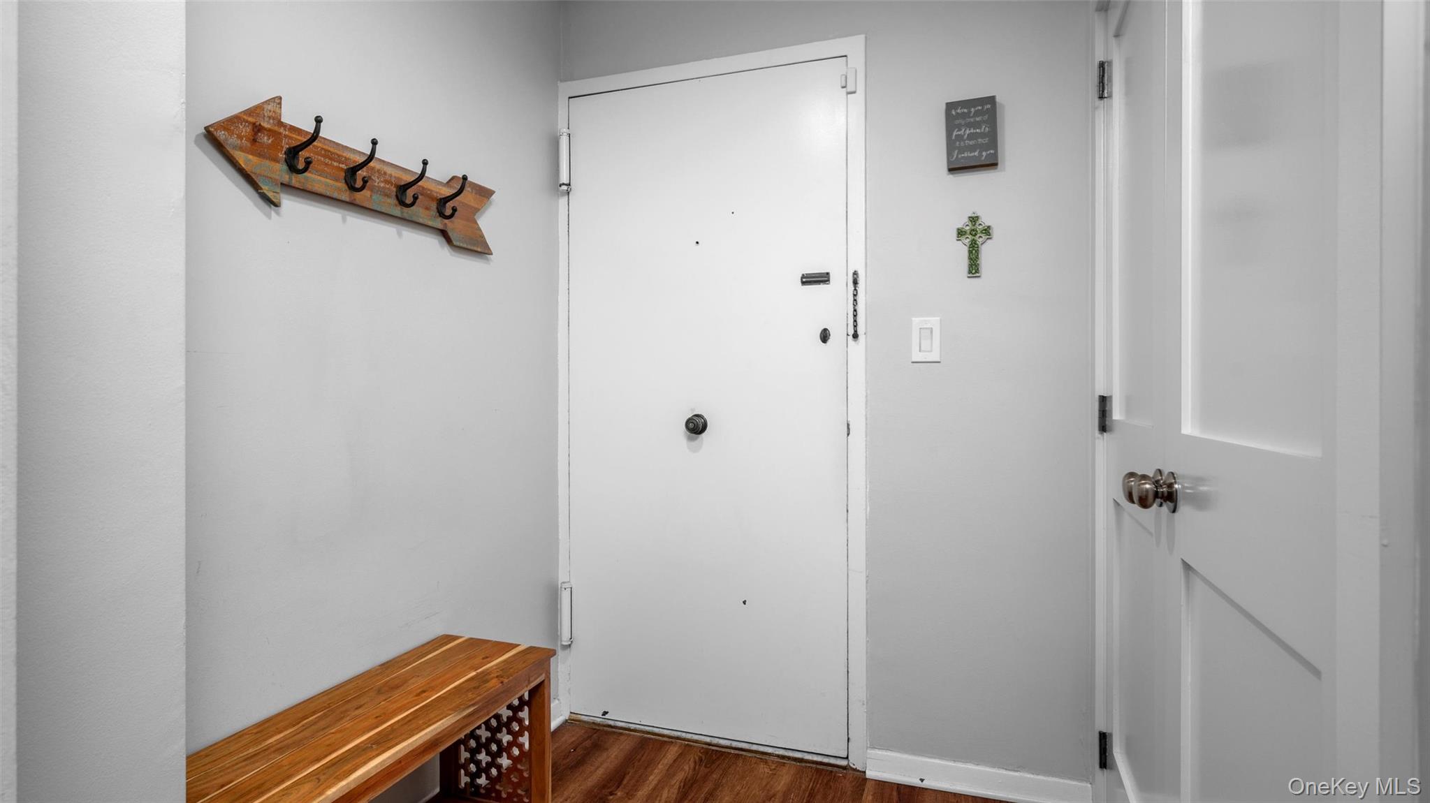 20 Old Mamaroneck Road, Unit 2D White Plains, NY 10605 - Photo 5 of 22 a view of a room with closet