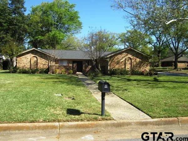$2,300 | 328 Brookwood Drive, Tyler, TX 75701