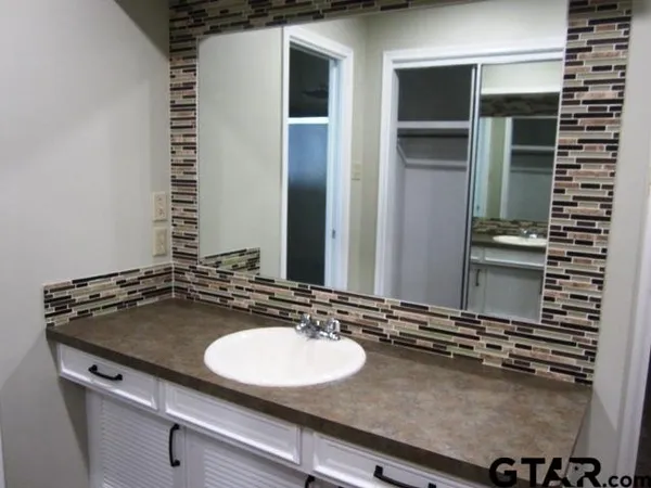 $2,300 | 328 Brookwood Drive, Tyler, TX 75701