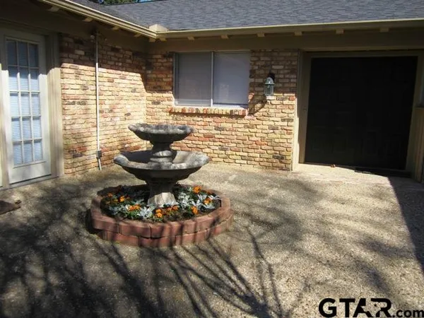 $2,300 | 328 Brookwood Drive, Tyler, TX 75701
