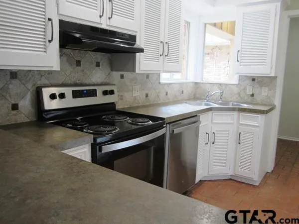 $2,300 | 328 Brookwood Drive, Tyler, TX 75701