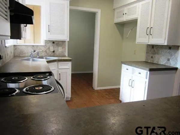 $2,300 | 328 Brookwood Drive, Tyler, TX 75701