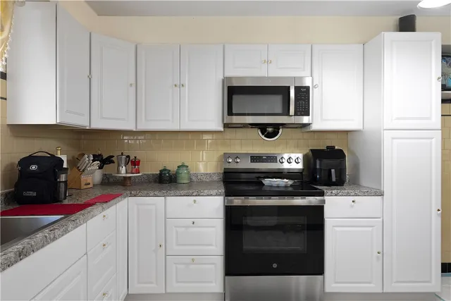 $579,000 | 400 Newport Avenue, Pawtucket, RI 02861