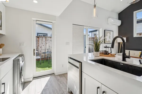 $799,000 | 1550 Havenscourt Boulevard, Oakland, CA 94621