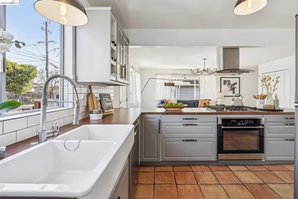 $799,000 | 1550 Havenscourt Boulevard, Oakland, CA 94621