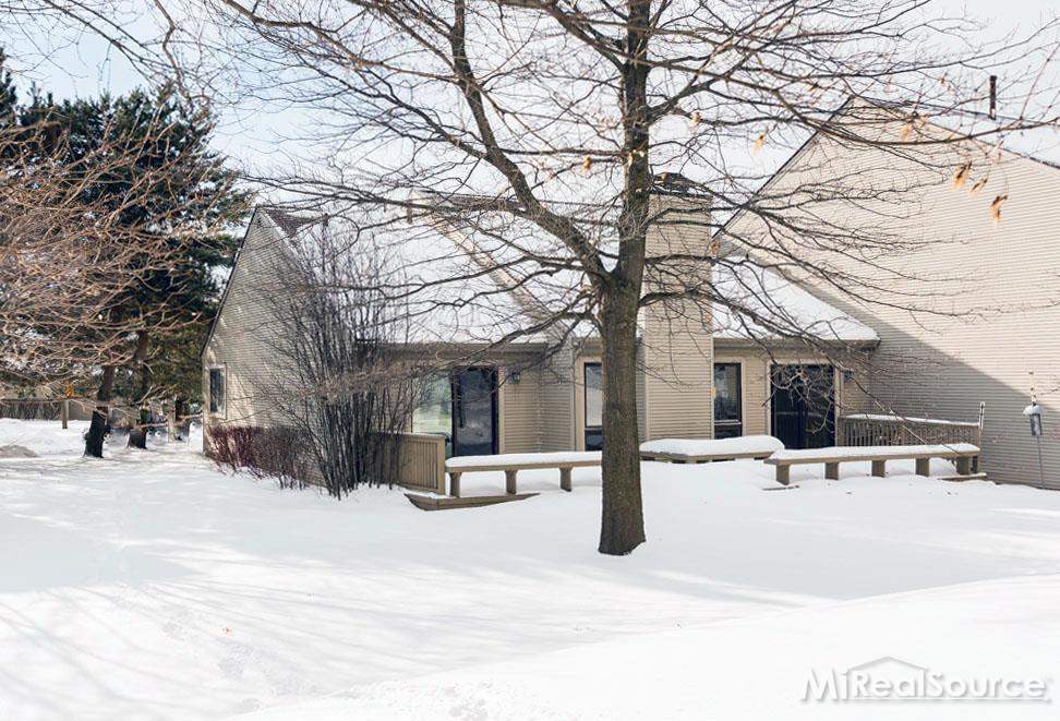624 Ashley Circle East Rochester, MI 48307 - Photo 2 of 22 31230650-1.JPG
