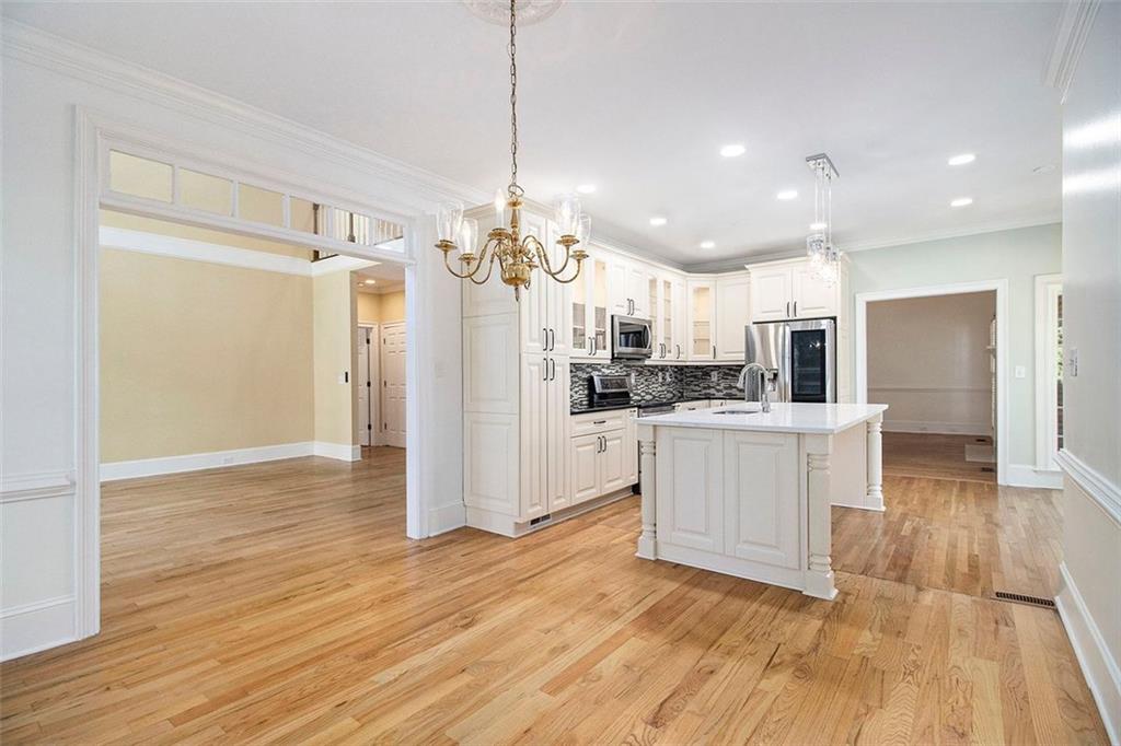 2520 Summeroak Drive Tucker, GA 30084 - Photo 11 of 37 a view of kitchen with granite countertop cabinets and refrigerator
