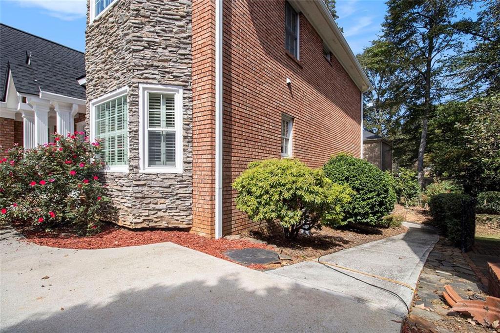 2520 Summeroak Drive Tucker, GA 30084 - Photo 4 of 37 a view of a backyard with plants