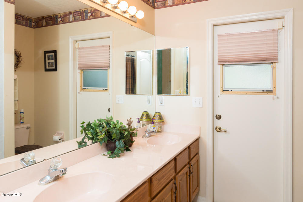 4696 Canard Road Melbourne, FL 32934 - Photo 11 of 19 POOL BATH