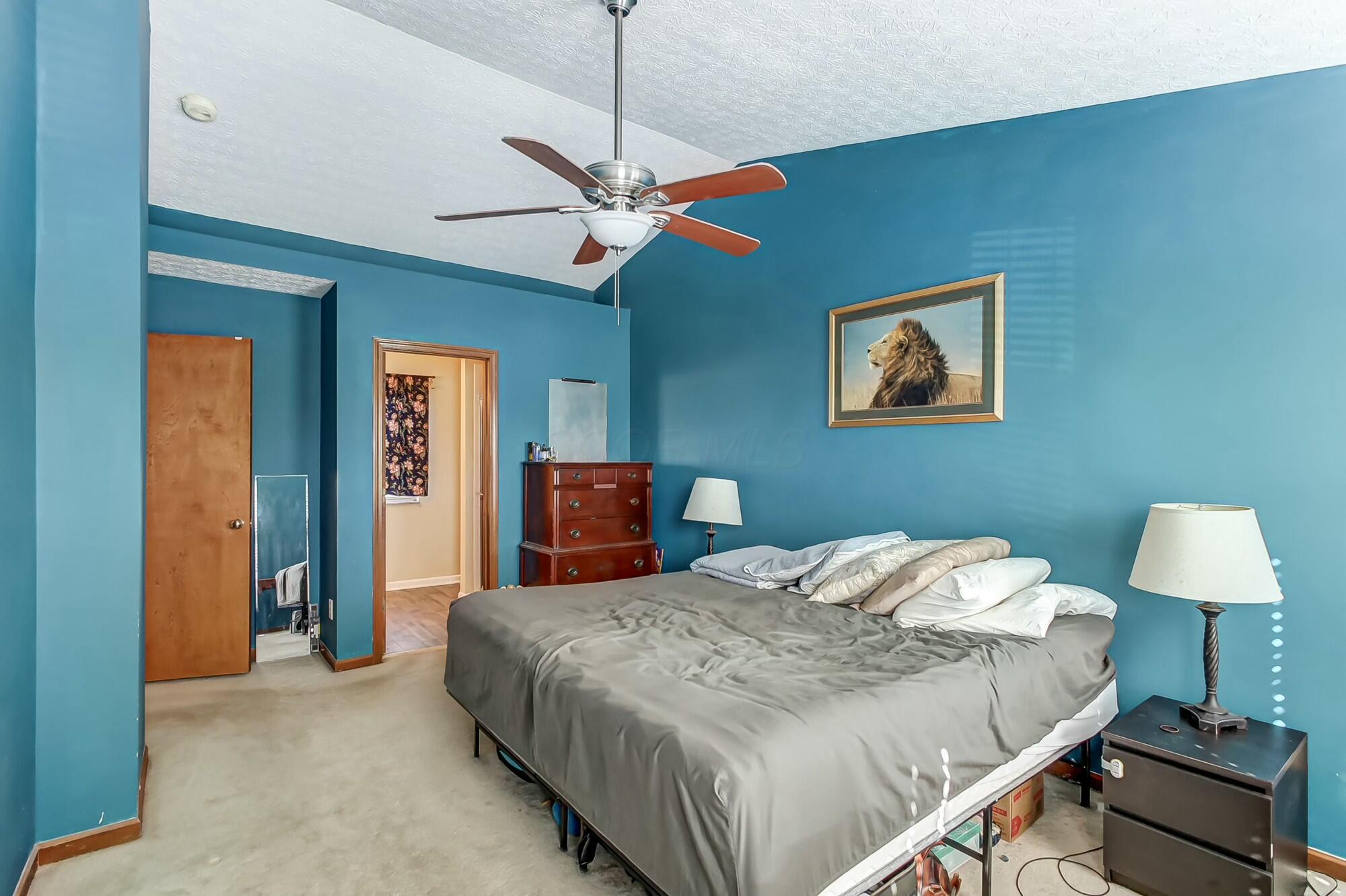 3093 Briar Ridge Road Columbus, OH 43232 - Photo 14 of 32 primary suite