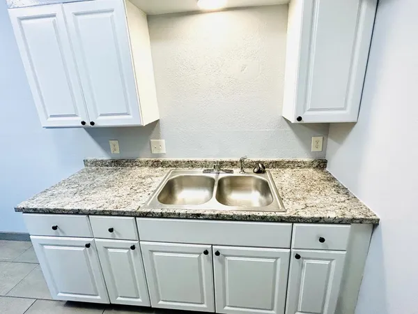 $995 | 20 West Southern Avenue, Unit A, Mesa, AZ 85210