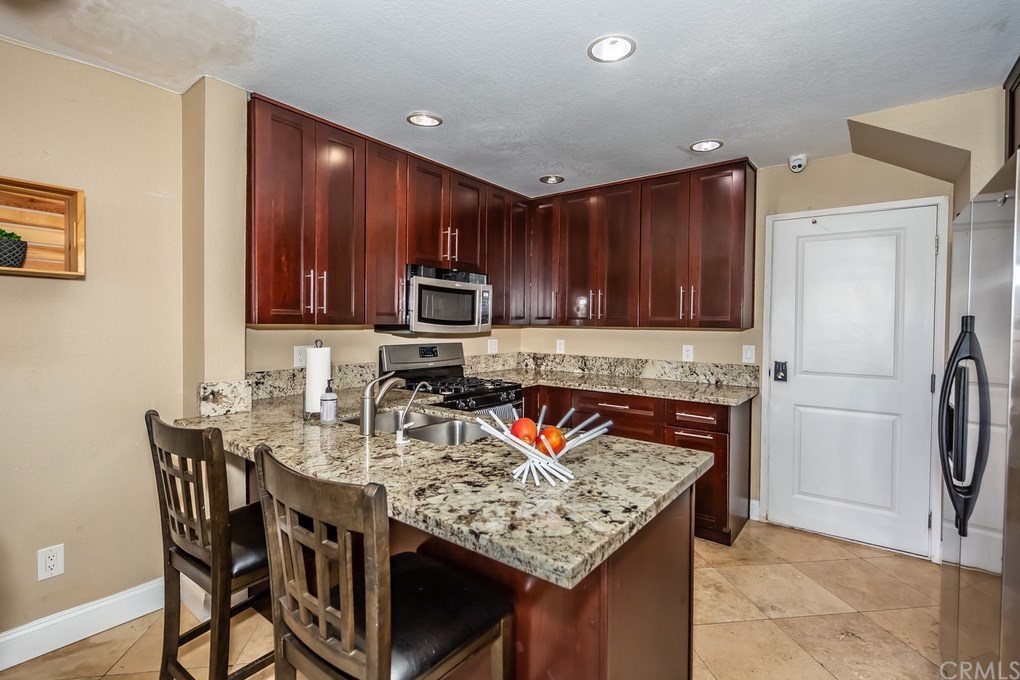 2398 Elden Avenue, Unit A Costa Mesa, CA 92627 - Photo 7 of 23