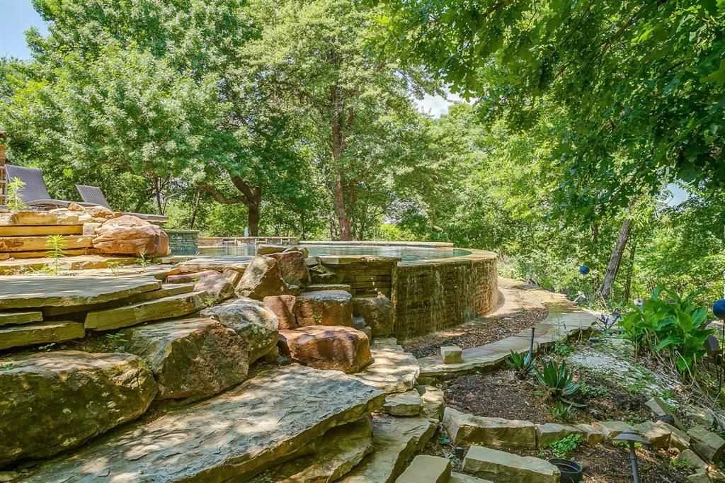 1107 North Cockrell Hill Road DeSoto, TX 75115 - Photo 7 of 40