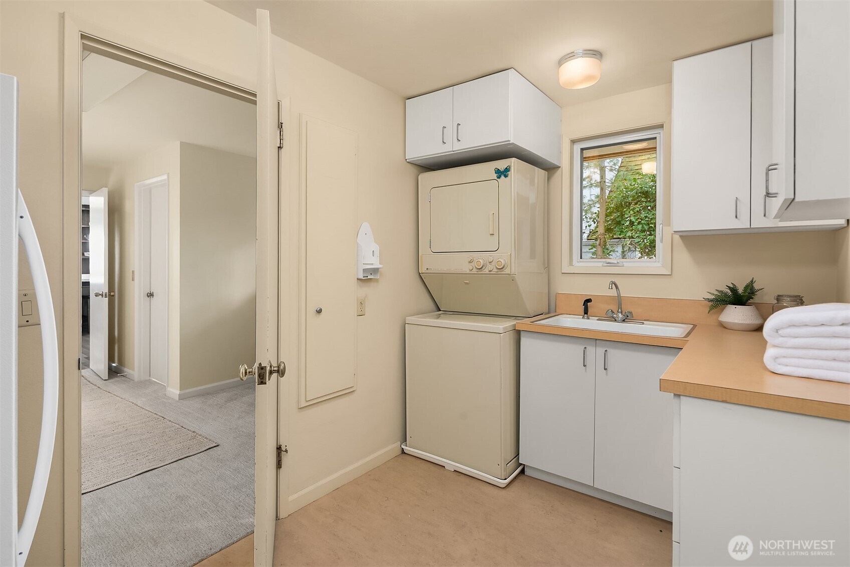 6555 Northeast Windermere Road Seattle, WA 98105 - Photo 29 of 38 a bathroom with a sink toilet and shower