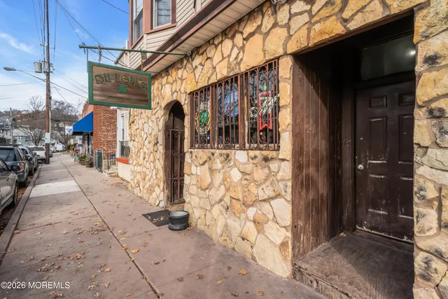 a view of a pathway along the building