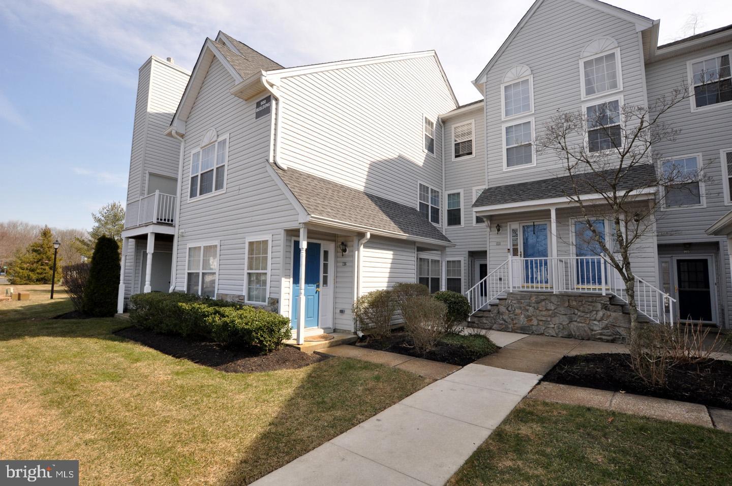 912 Rabbit Run Road Evesham, NJ 08053 - Photo 2 of 24