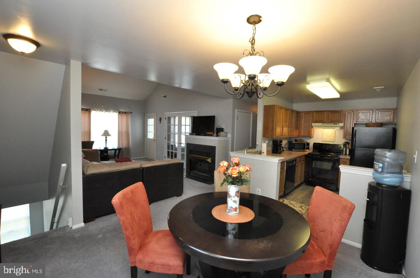 912 Rabbit Run Road Evesham, NJ 08053 - Photo 4 of 24 Dining area