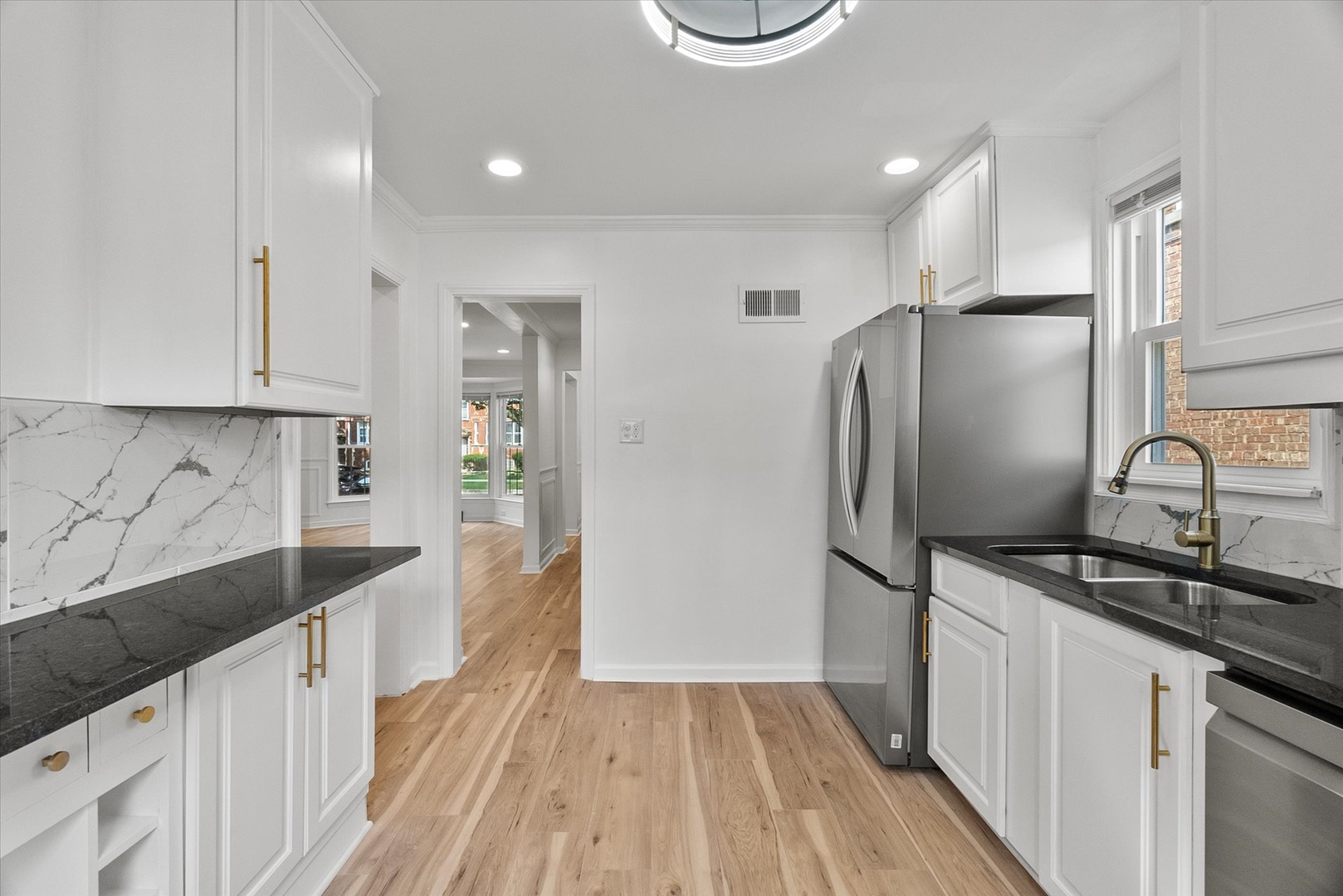 9237 South Justine Street Chicago, IL 60620 - Photo 14 of 35