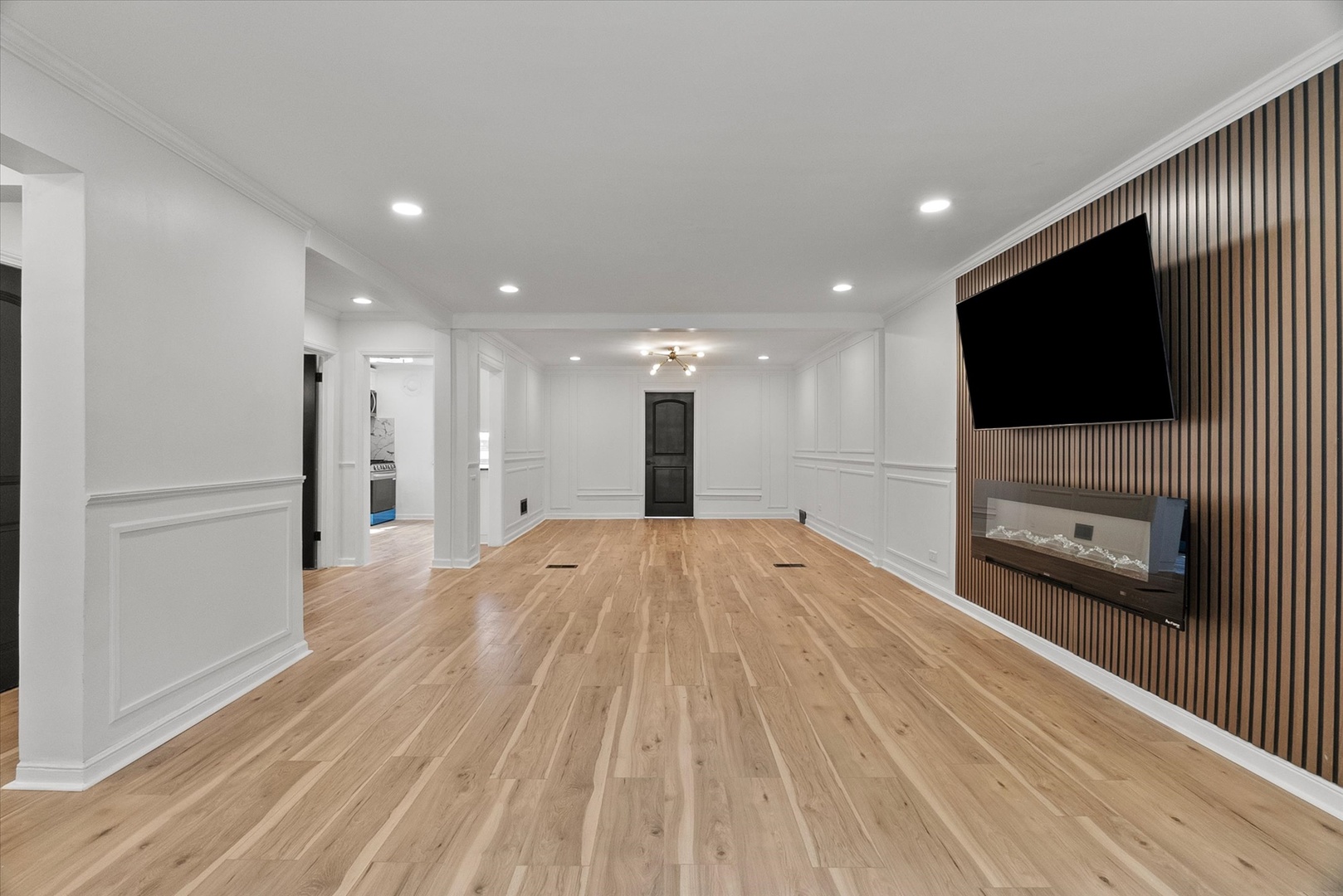 9237 South Justine Street Chicago, IL 60620 - Photo 2 of 35