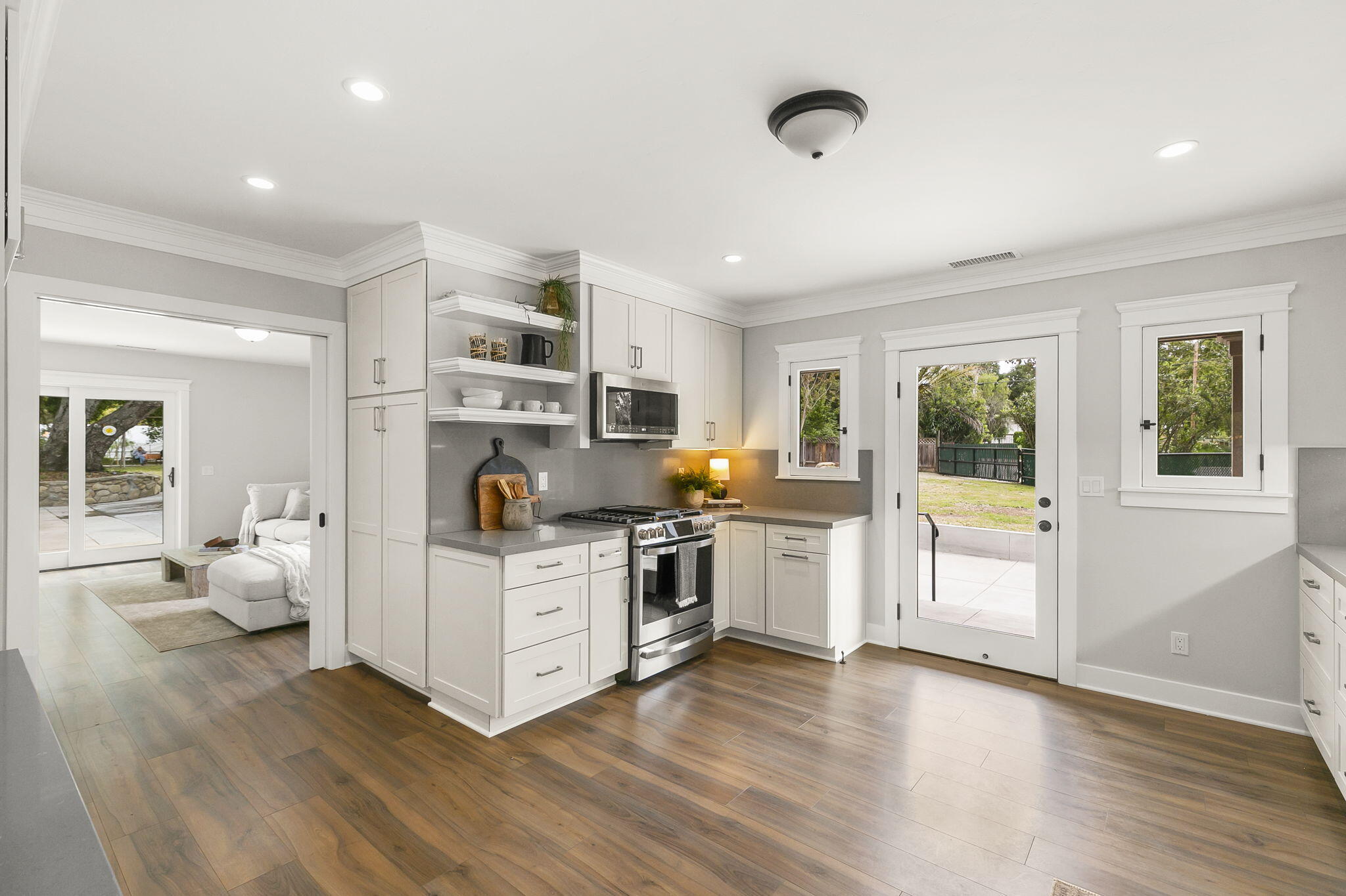 350 Old Grade Road Oak View, CA 93022 - Photo 29 of 59 a kitchen with stainless steel appliances granite countertop a stove and a refrigerator