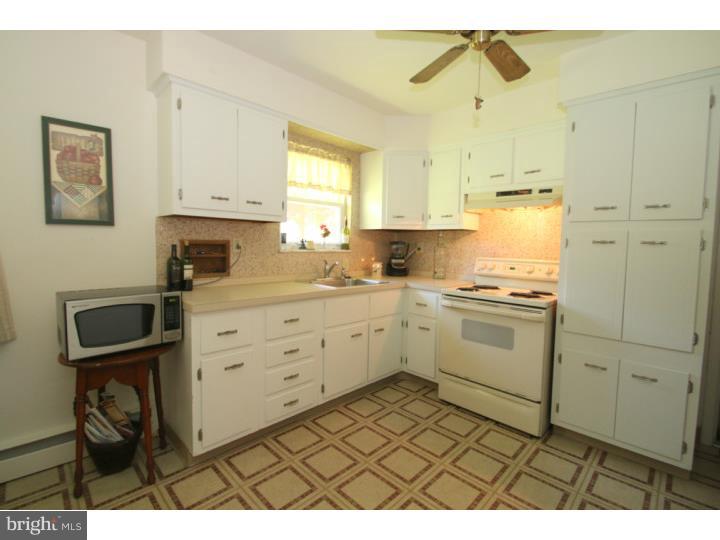 1541 East Raders Lane Bethlehem, PA 18015 - Photo 6 of 25 Gallery Image 6