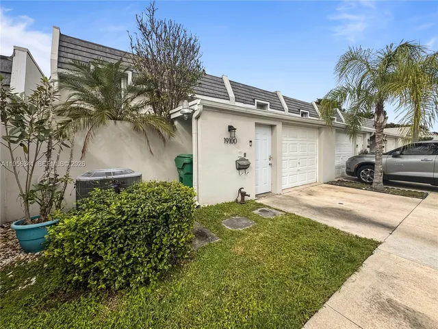 $3,500 | 19100 Bob-O-Link Drive, Hialeah, FL 33015
