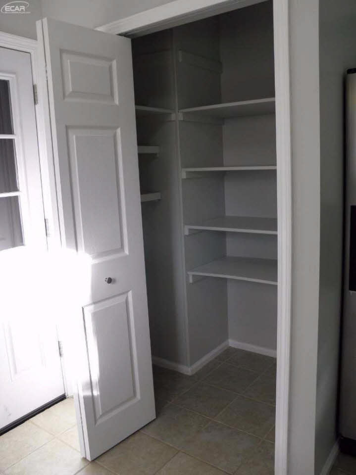 7090 Sharp Road Swartz Creek, MI 48473 - Photo 7 of 36 21224228-6.JPG