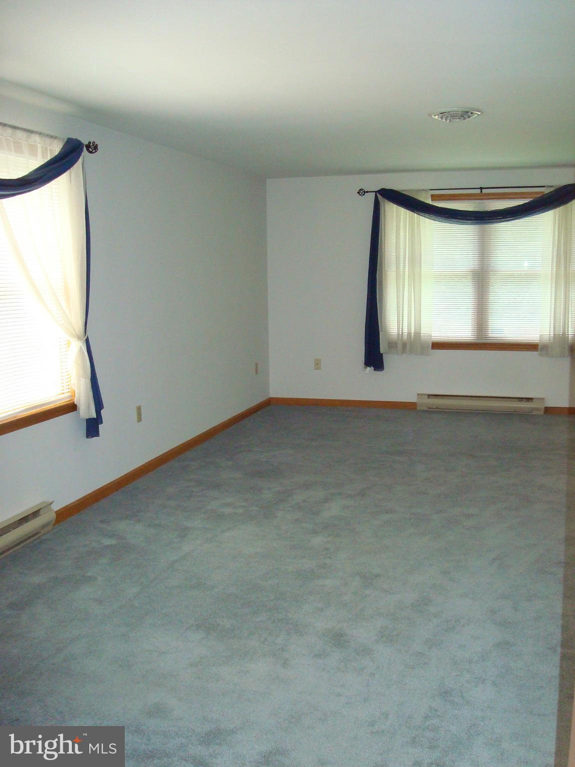 999 Security Road Hagerstown, MD 21742 - Photo 3 of 30 Living Room