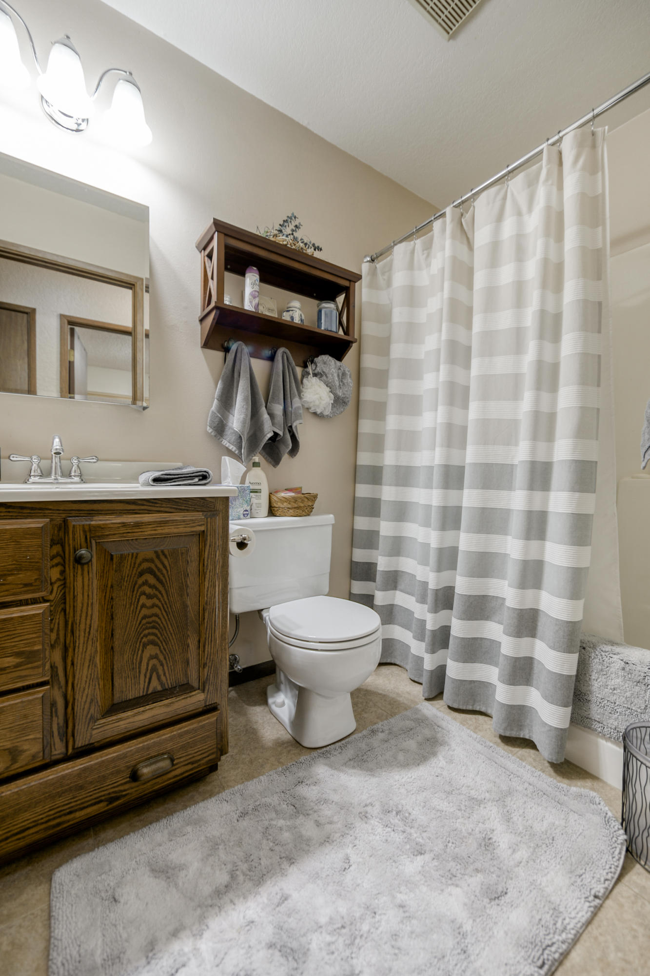8457 Starlite Pines Road Shingletown, CA 96088 - Photo 18 of 28 Bathroom 2