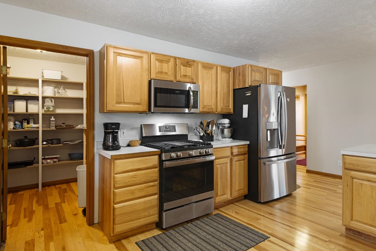 11370 South Bright Road Maple City, MI 49664 - Photo 11 of 39 Gallery Image 11