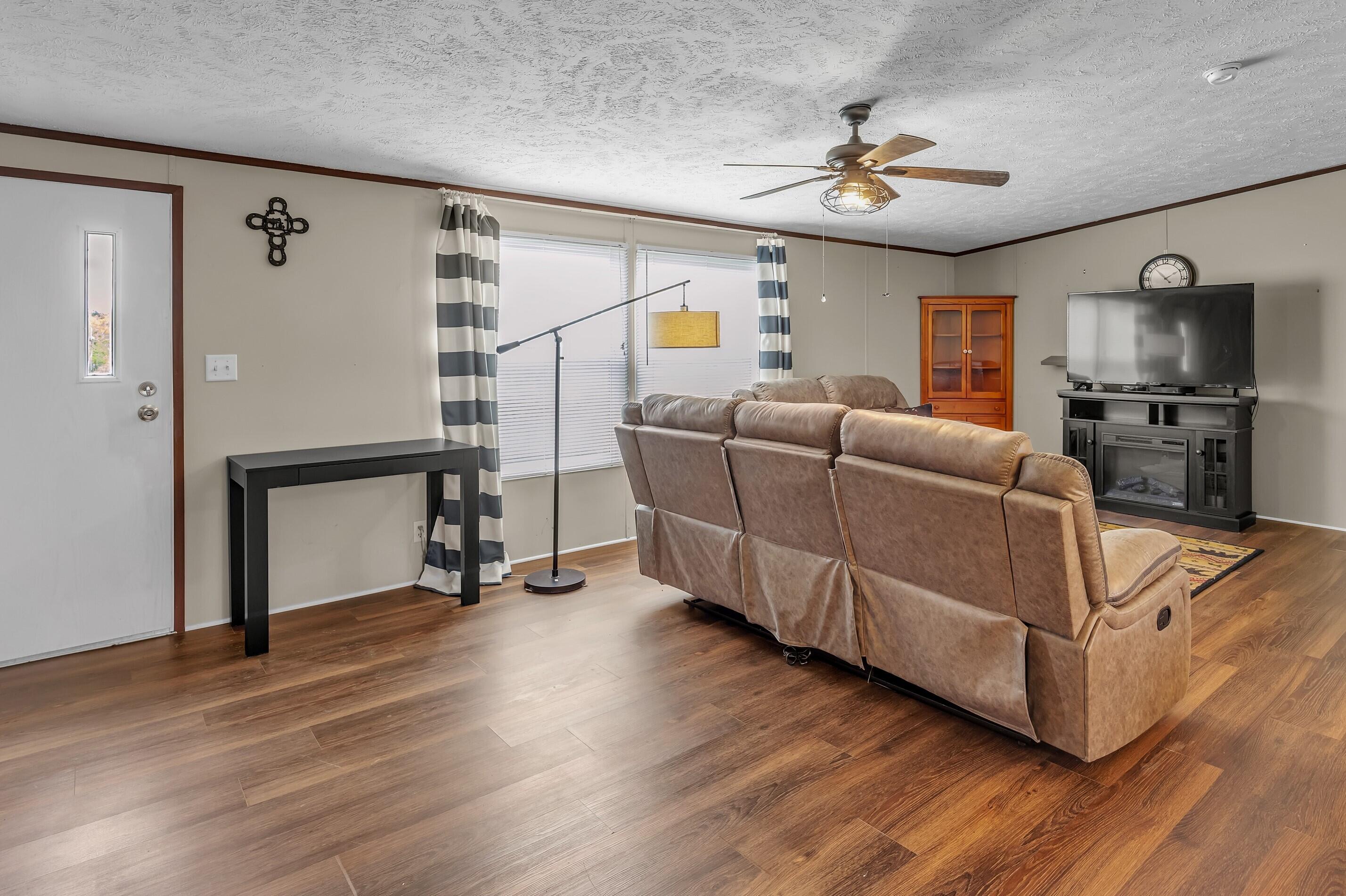 780 Humbard Road Southeast Cleveland, TN 37323 - Photo 6 of 48 LivingRoom