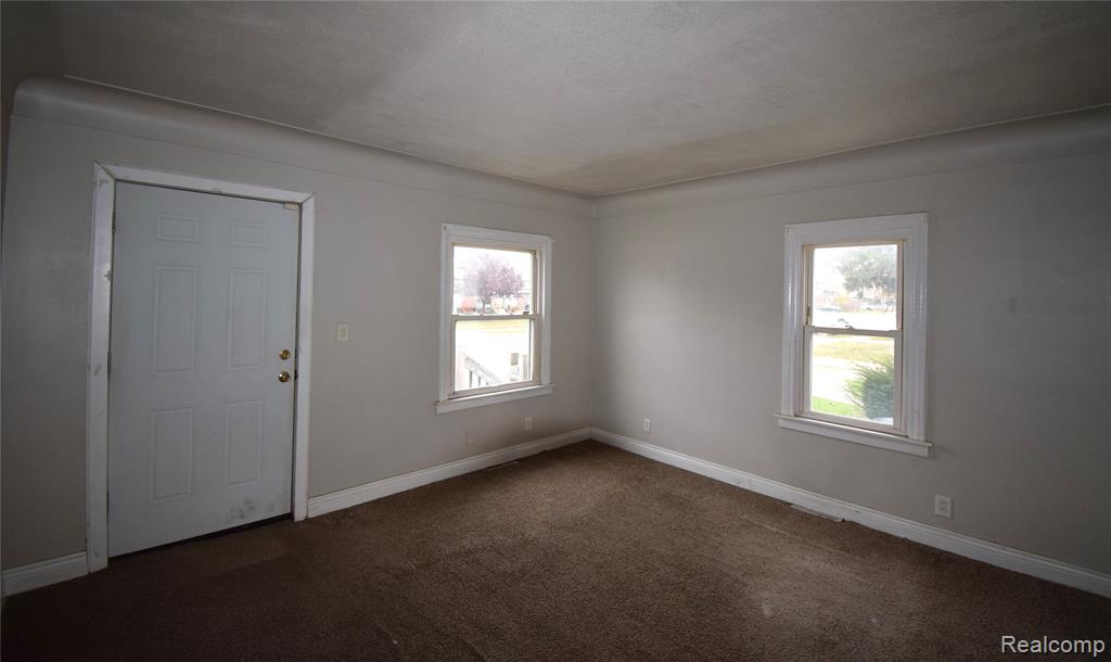 17840 Martin Road Roseville, MI 48066 - Photo 3 of 14