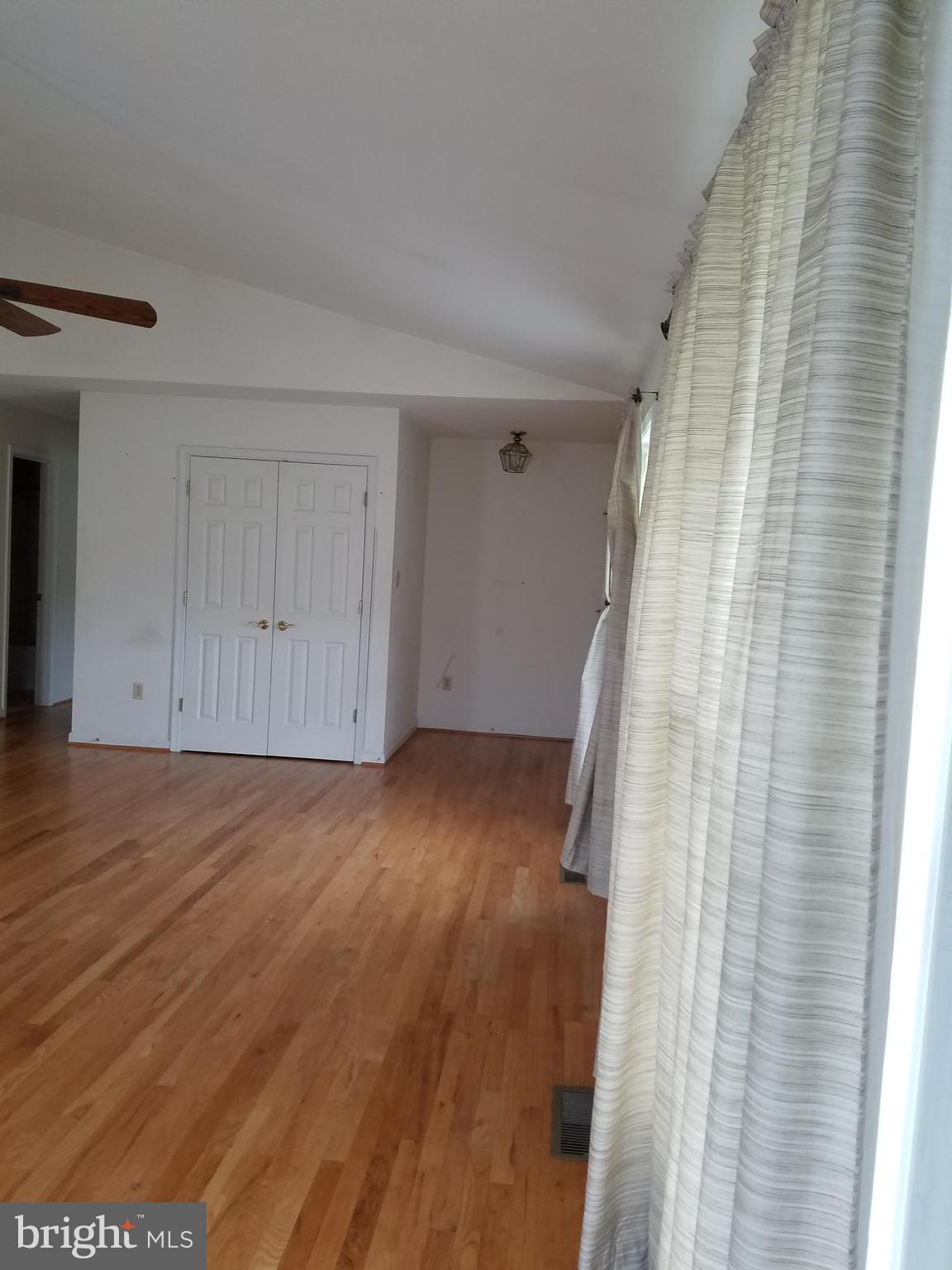13837 Post Oak Road Spotsylvania, VA 22551 - Photo 14 of 30 Living Room entry area