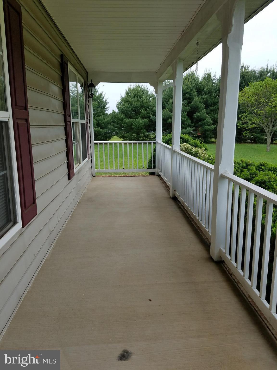 13837 Post Oak Road Spotsylvania, VA 22551 - Photo 4 of 30 Get those rockers ready!