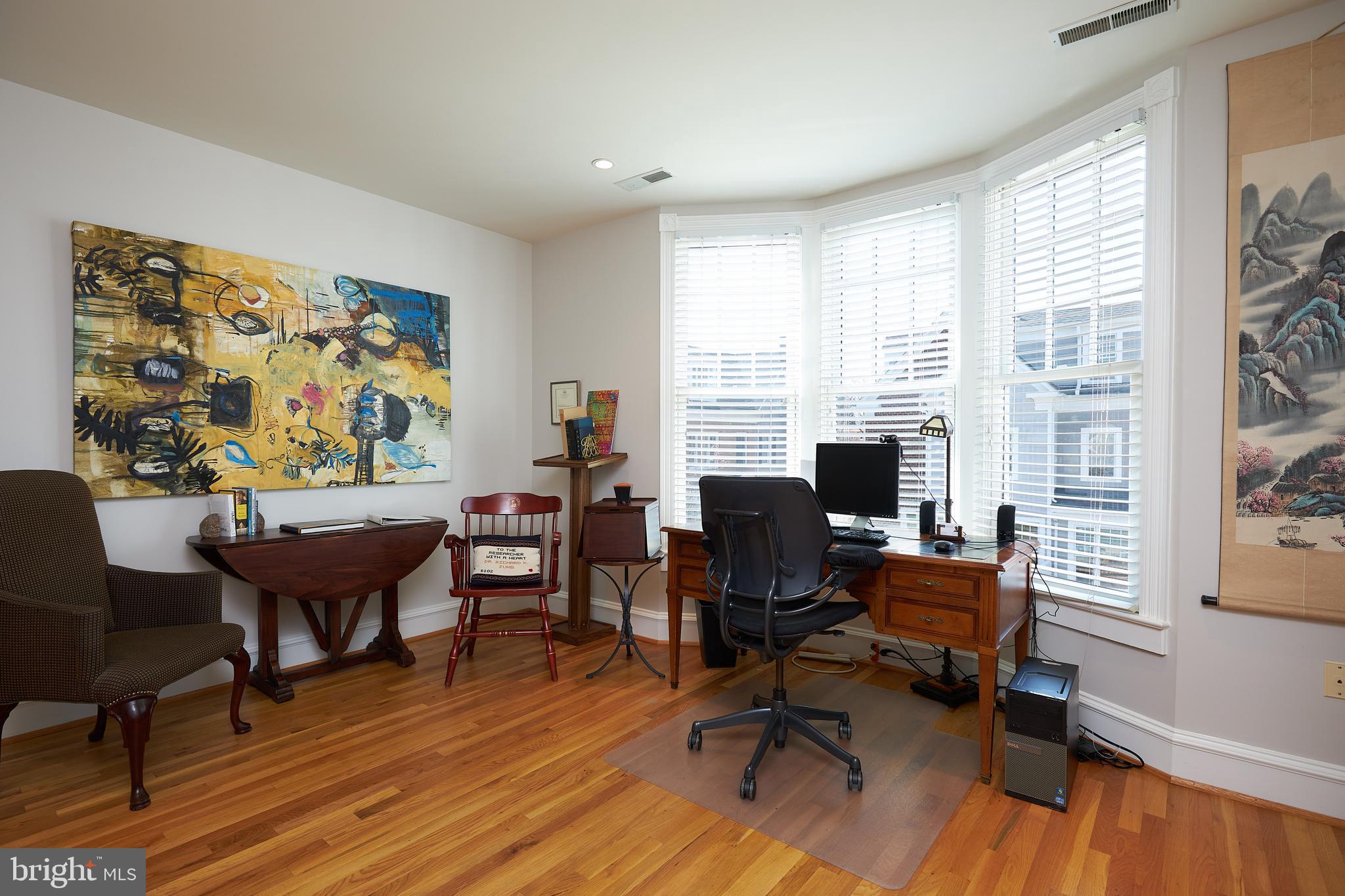 7451 Arlington Road Bethesda, MD 20814 - Photo 22 of 35 2 level den