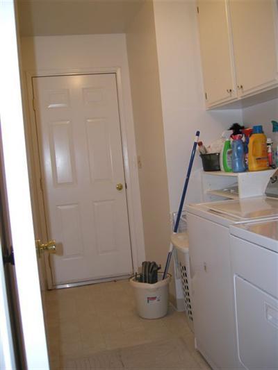 16936 Anaconda Road Madera, CA 93636 - Photo 10 of 17 Laundry