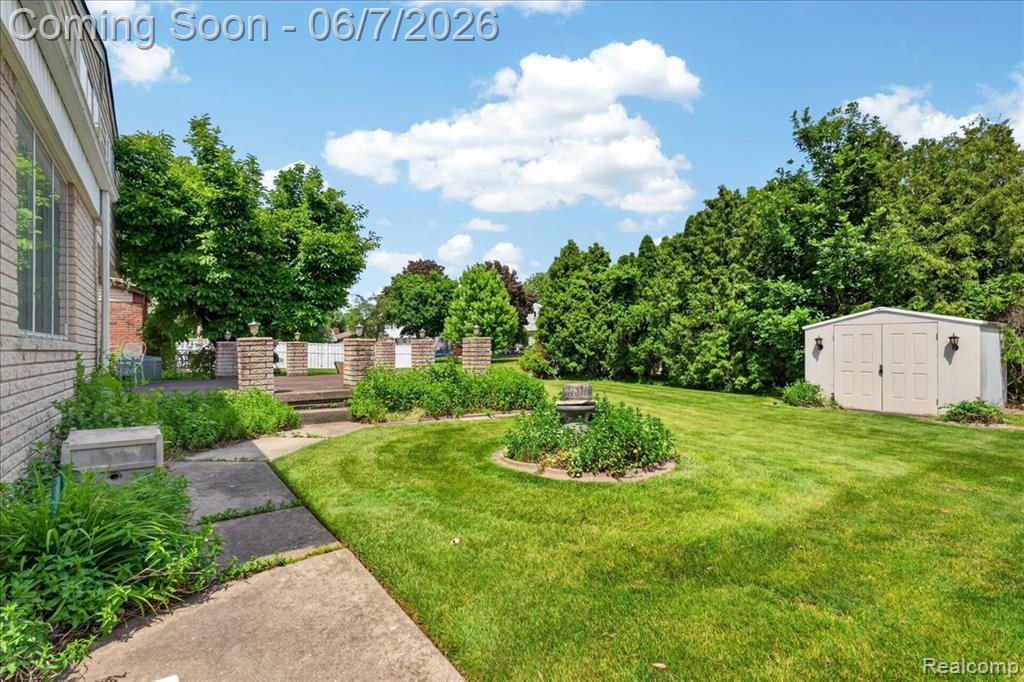 20257 Coachwood Road Riverview, MI 48193 - Photo 37 of 44