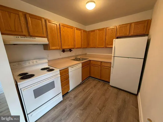 $2,499 | 5421 Crossrail Drive, Burke, VA 22015