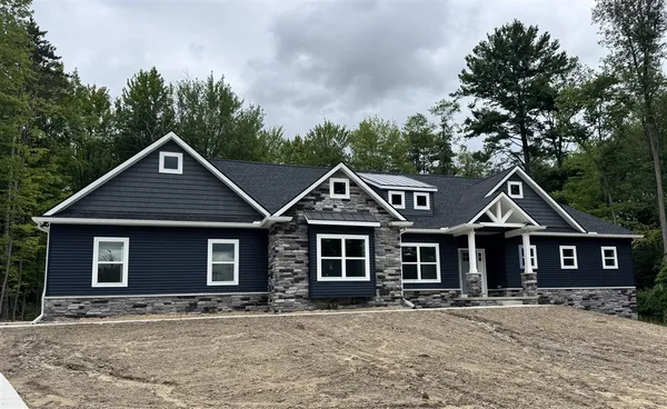 $730,000 | 5570 Golf Club Road, Howell, MI 48843