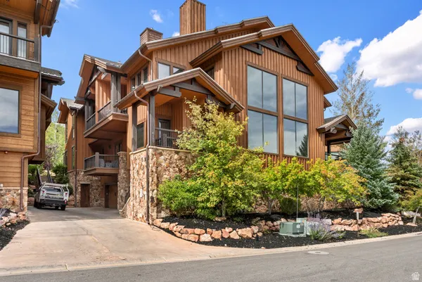 $1,900,000 | 4189 Willow Draw, Unit 201, Park City, UT 84098