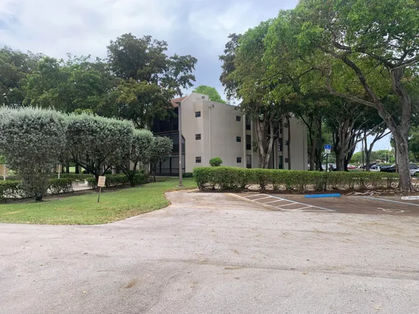 $149,900 | 6701 North University Drive, Unit 217, Tamarac, FL 33321