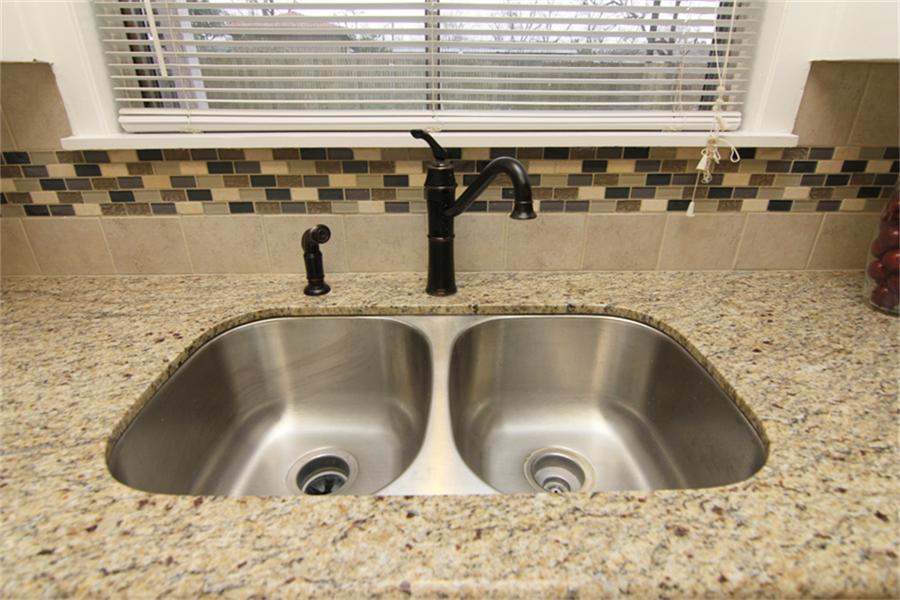 8526 Friendship Road Houston, TX 77080 - Photo 10 of 17