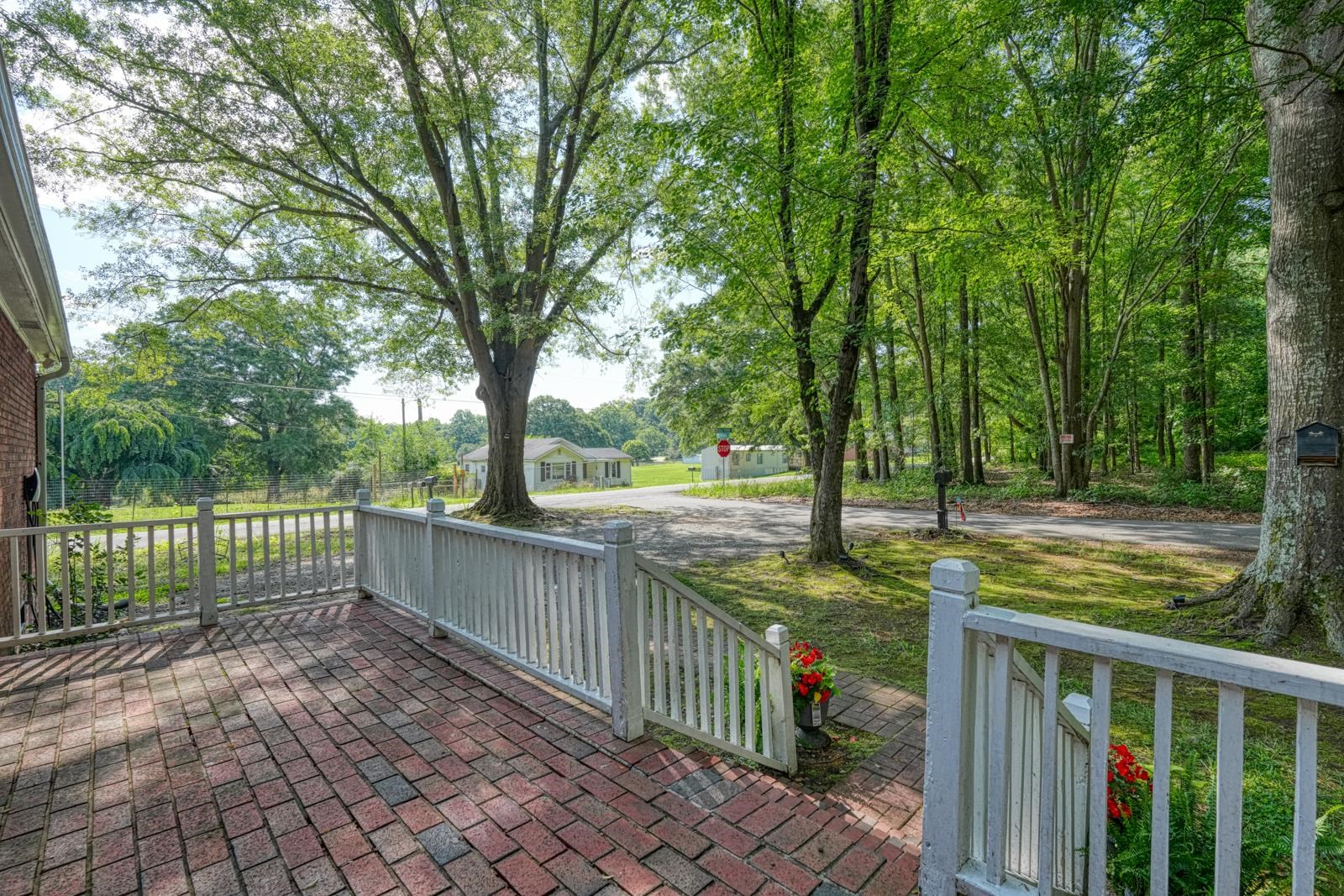 110 State Rd S-42-2775 Spartanburg, SC 29307 - Photo 5 of 39