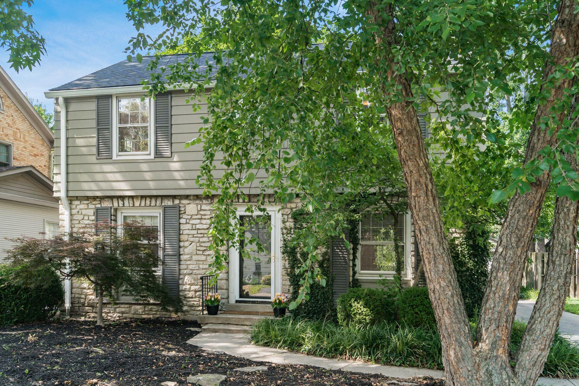 322 Acton Road Columbus, OH 43214 - Photo 1 of 58 Front-1